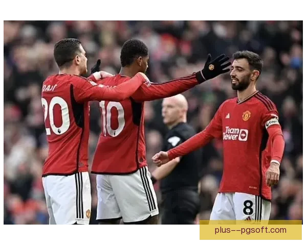 19岁本菲卡后卫新星引发曼联与利物浦激烈争夺